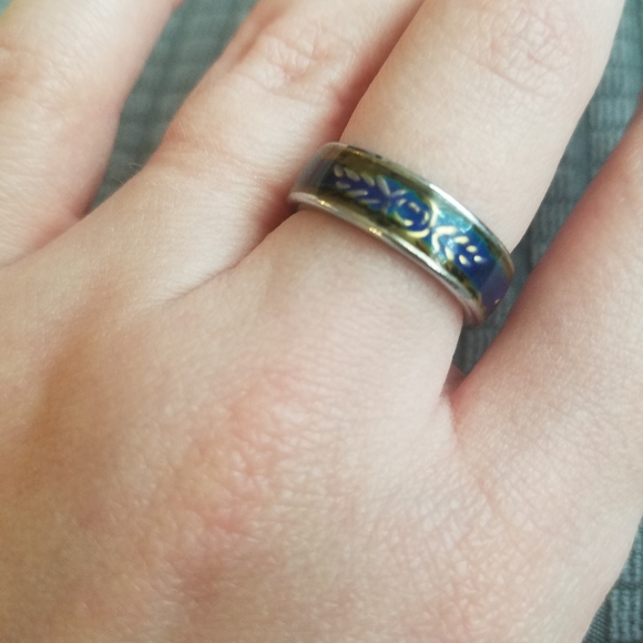 Silver Tone Floral Mood Ring - Size 6 - Picture 2 of 4